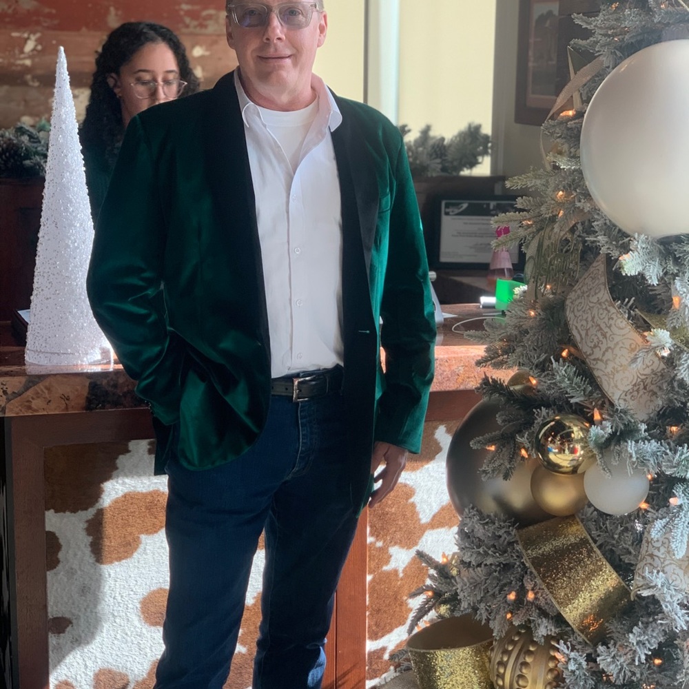 Holiday Casual Blazer add some ELEGANCE STYLE.  Worn once.